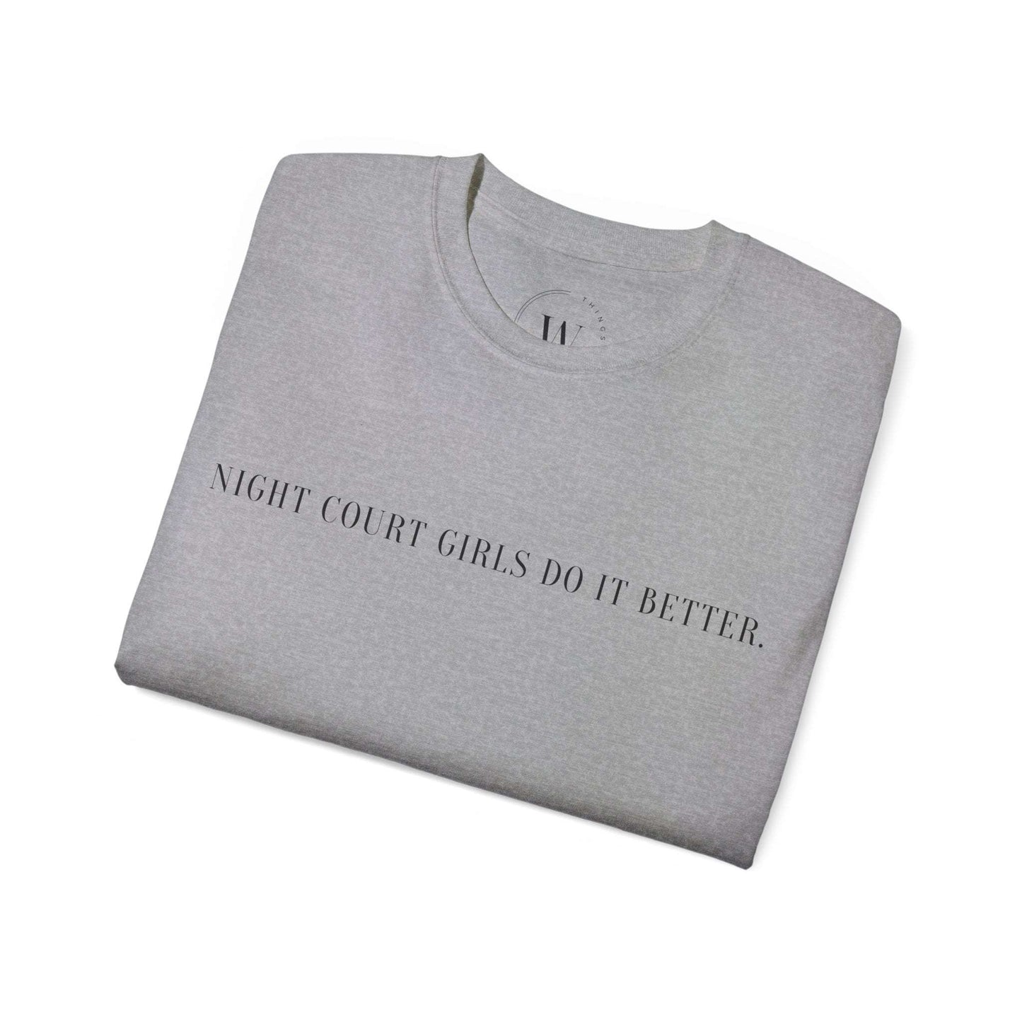 T-Shirt mit Spruch "Night Court Girls Do It Better" WTHINGS - T-Shirt mit Spruch "Night Court Girls Do It Better"
